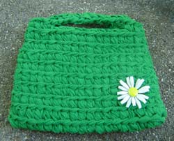GreenDaisyClutch.jpg